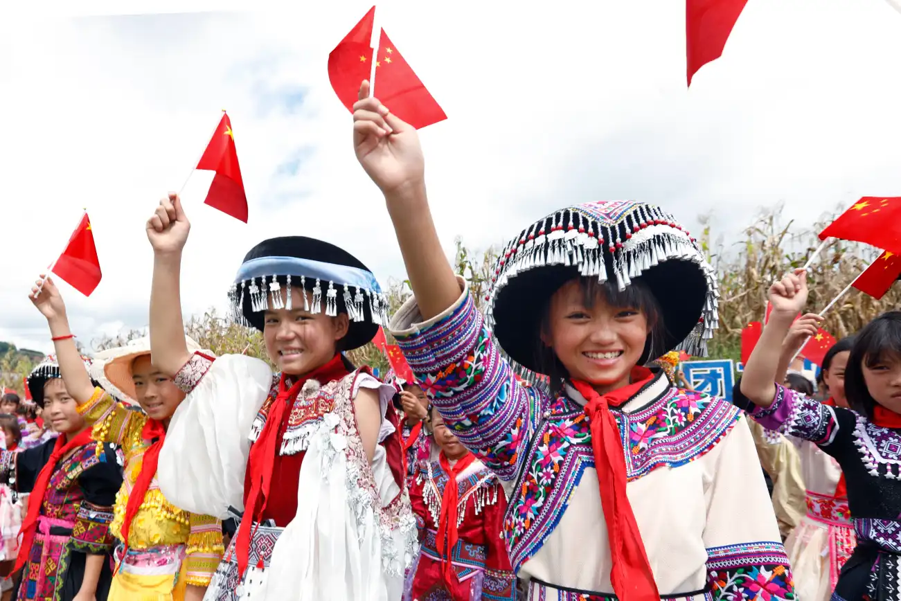 “国防宣讲润童心” 云南丘北水头村小学趣味实践基地热闹沸腾